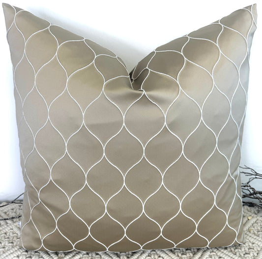 The Taupe Moi - Style No. 245
