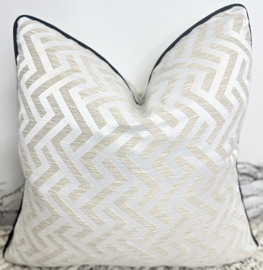 The Champagne Ami Piped in Black - Style No. 178