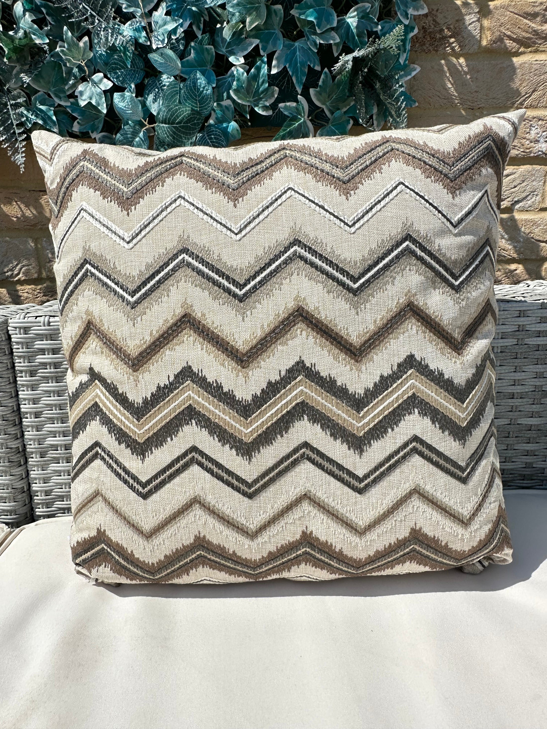 The Couture Cushion - The Outdoor Beige Zig Zag - Style No. 125